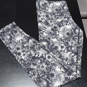 Lululemon 28" not sure of the design model